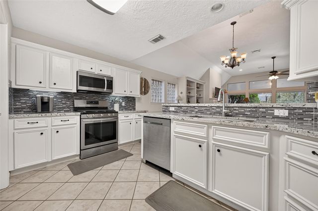 165 April Cove, Montgomery, TX 77356