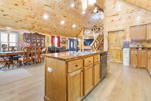 945 3447 Highway, Mckee, KY 40447