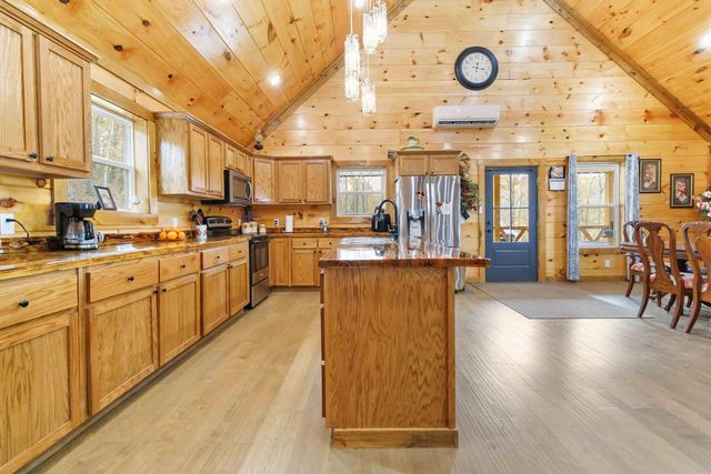 945 3447 Highway, Mckee, KY 40447