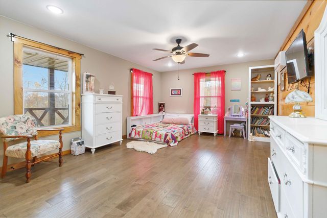 945 3447 Highway, Mckee, KY 40447