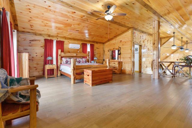 945 3447 Highway, Mckee, KY 40447