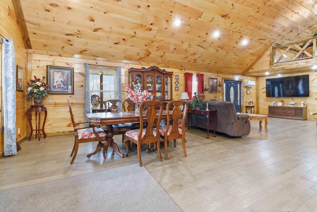 945 3447 Highway, Mckee, KY 40447