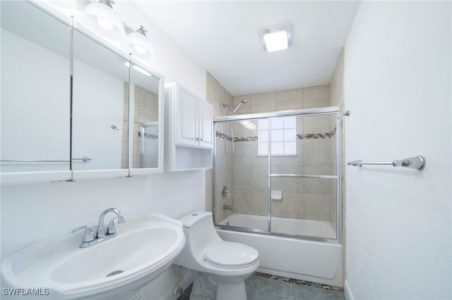 4916 Viceroy ST B, Cape Coral, FL 33904