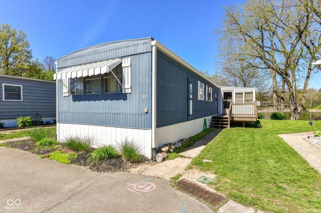 37 Blue Water Drive, Cicero, IN 46034