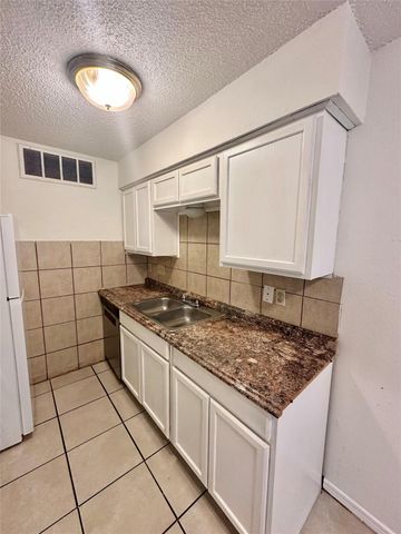 4322 Gillis ST 106, Austin, TX 78745