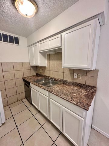 4322 Gillis ST 106, Austin, TX 78745