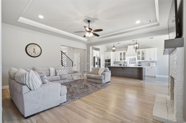 320 W 130th Place S, Jenks, OK 74037