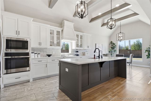 320 W 130th Place S, Jenks, OK 74037