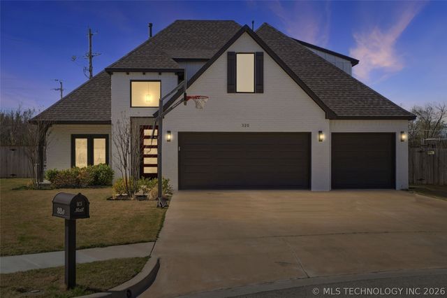 320 W 130th Place S, Jenks, OK 74037