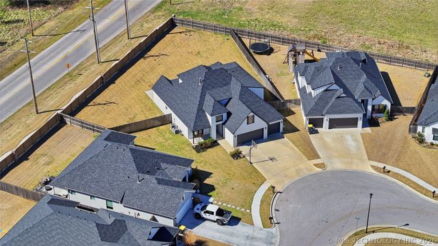 320 W 130th Place S, Jenks, OK 74037