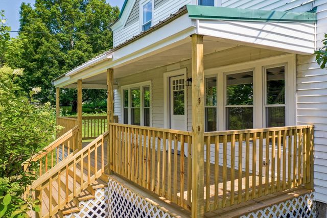 17 Charles Street, Franklin, NH 03235