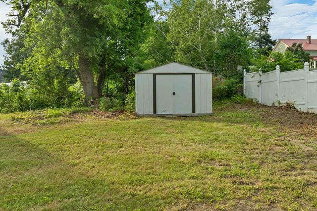 17 Charles Street, Franklin, NH 03235