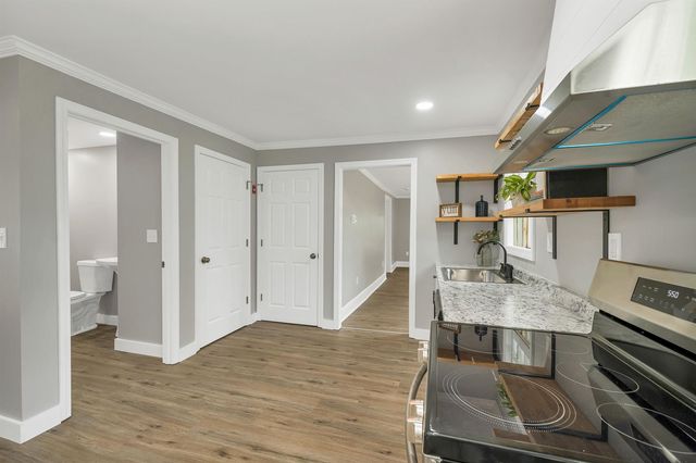 17 Charles Street, Franklin, NH 03235
