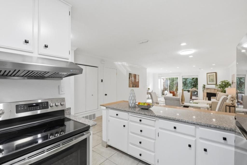 Image 17 of property listing at 117 Mission Drive, East Palo Alto, CA 94303