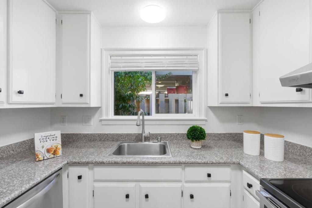 Image 18 of property listing at 117 Mission Drive, East Palo Alto, CA 94303