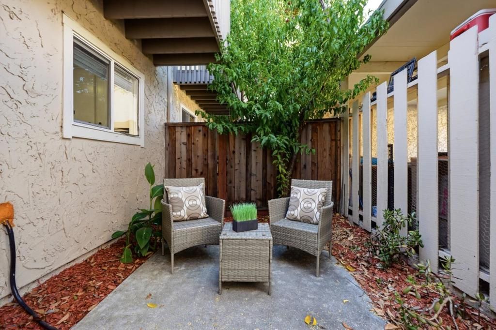 Image 3 of property listing at 117 Mission Drive, East Palo Alto, CA 94303