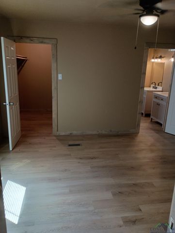 417 W CR 3201, Mount Enterprise, TX 75681