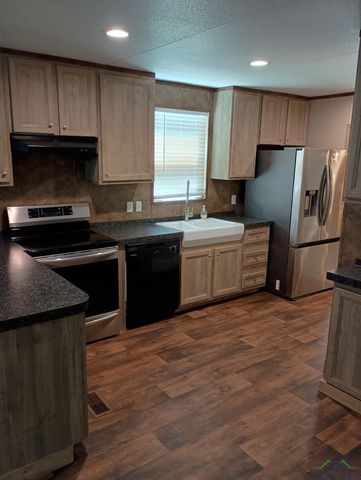 417 W CR 3201, Mount Enterprise, TX 75681