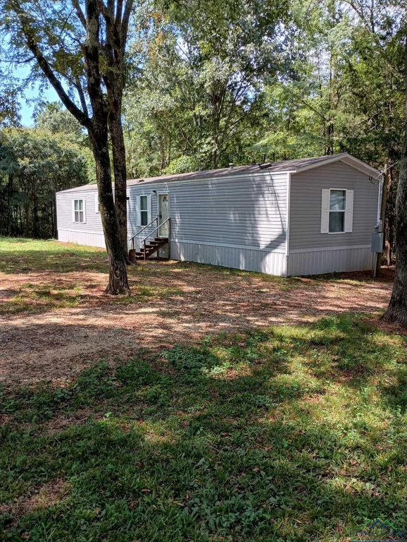 417 W CR 3201, Mount Enterprise, TX 75681