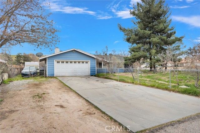 17405 Adobe, Hesperia, CA 92345