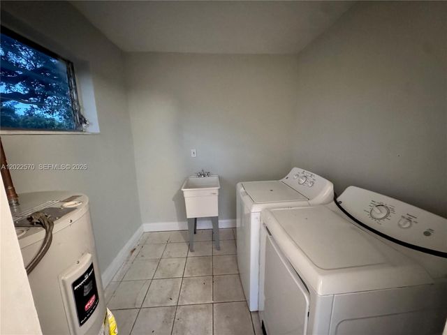 200 SW 64th Way, Pembroke Pines, FL 33023