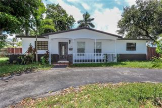 200 SW 64th Way, Pembroke Pines, FL 33023