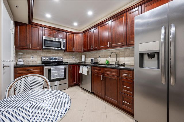 4001 S Ocean Dr 9J, Hollywood, FL 33019