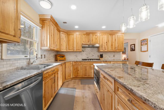 1 Hemlock Drive, New Egypt, NJ 08533