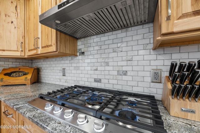 1 Hemlock Drive, New Egypt, NJ 08533