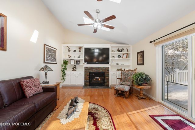 1 Hemlock Drive, New Egypt, NJ 08533