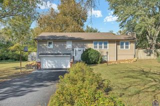 4220 SE 29th ST, Topeka, KS 66605