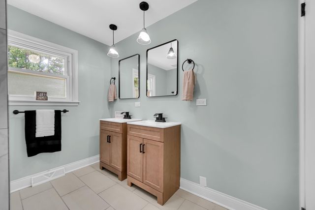 8228 Greenwood Avenue, Munster, IN 46321