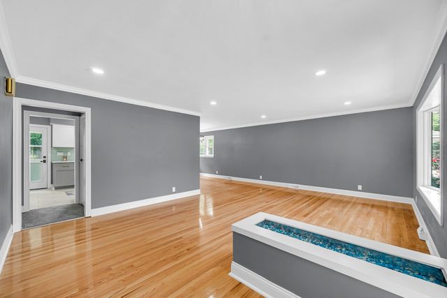 8228 Greenwood Avenue, Munster, IN 46321