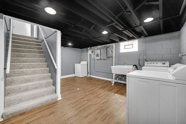 8228 Greenwood Avenue, Munster, IN 46321