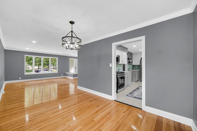 8228 Greenwood Avenue, Munster, IN 46321