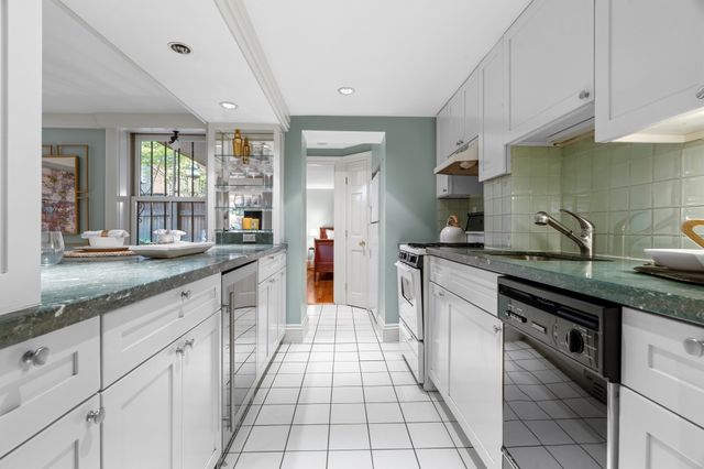 8-9 Ringgold St, Boston, MA 02118