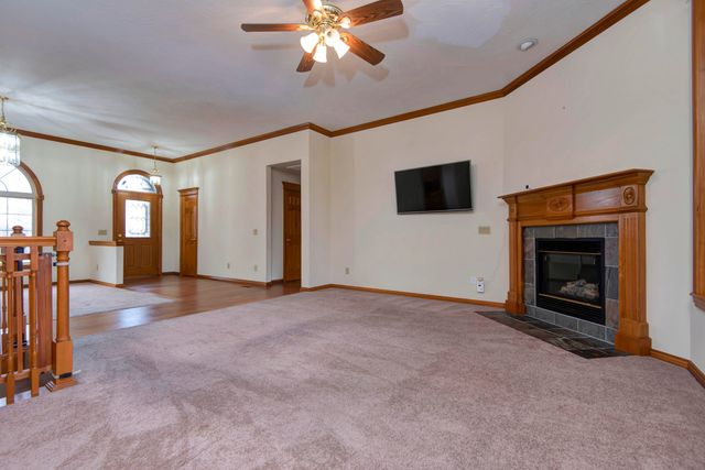 711 Robinwood Lane, Nixa, MO 65714