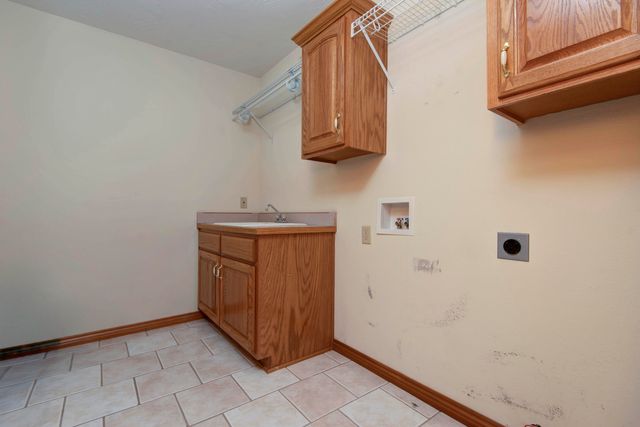 711 Robinwood Lane, Nixa, MO 65714