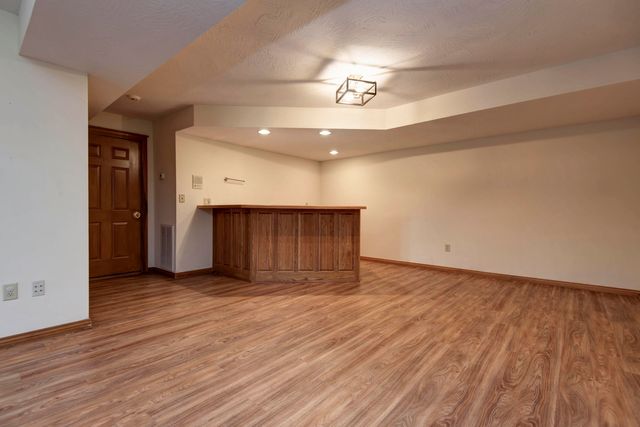 711 Robinwood Lane, Nixa, MO 65714