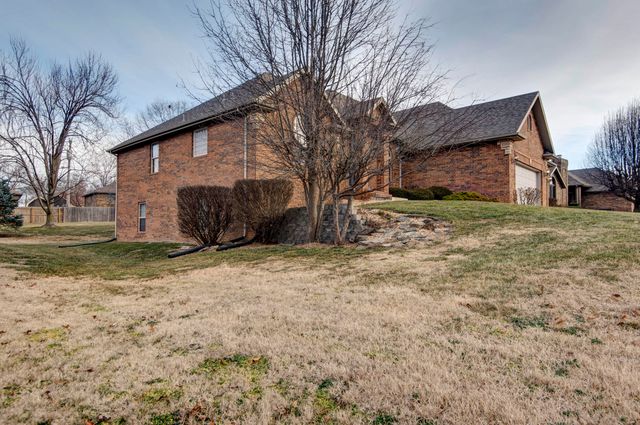 711 Robinwood Lane, Nixa, MO 65714