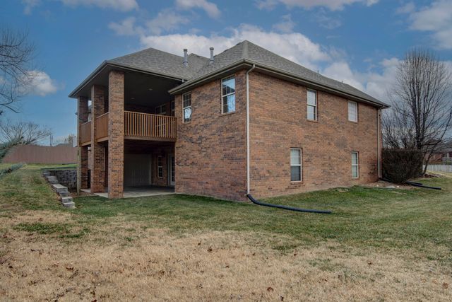 711 Robinwood Lane, Nixa, MO 65714