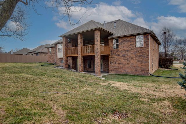 711 Robinwood Lane, Nixa, MO 65714