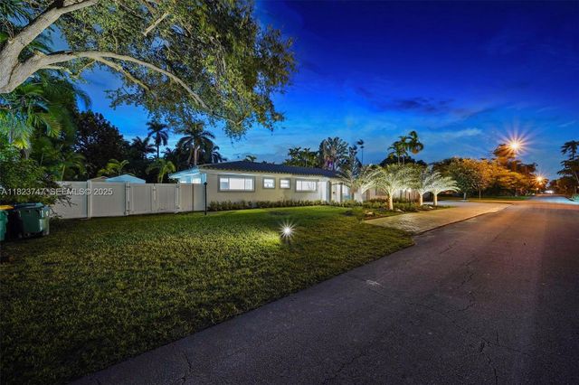 11530 NE 7th Avenue, Biscayne Park, FL 33161