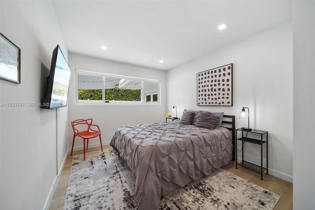 11530 NE 7th Avenue, Biscayne Park, FL 33161