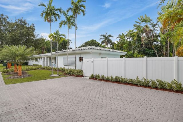 11530 NE 7th Avenue, Biscayne Park, FL 33161