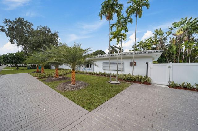11530 NE 7th Avenue, Biscayne Park, FL 33161