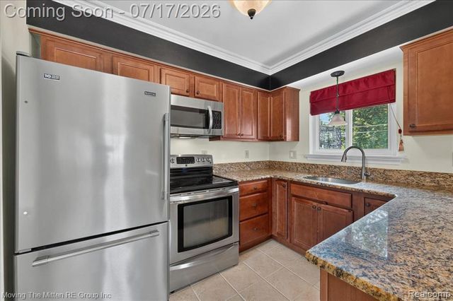 648 S Dowling Street, Westland, MI 48186