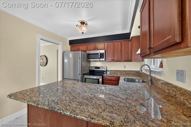 648 S Dowling Street, Westland, MI 48186
