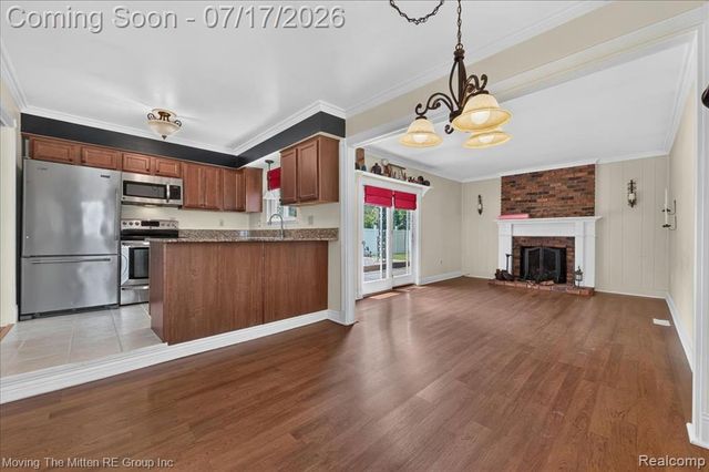 648 S Dowling Street, Westland, MI 48186