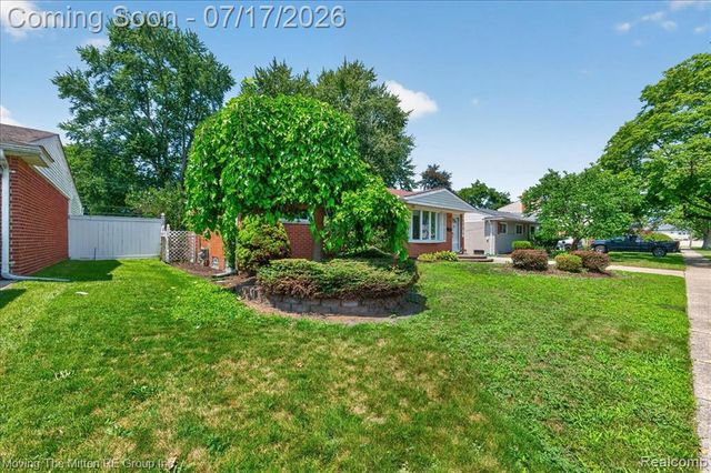 648 S Dowling Street, Westland, MI 48186